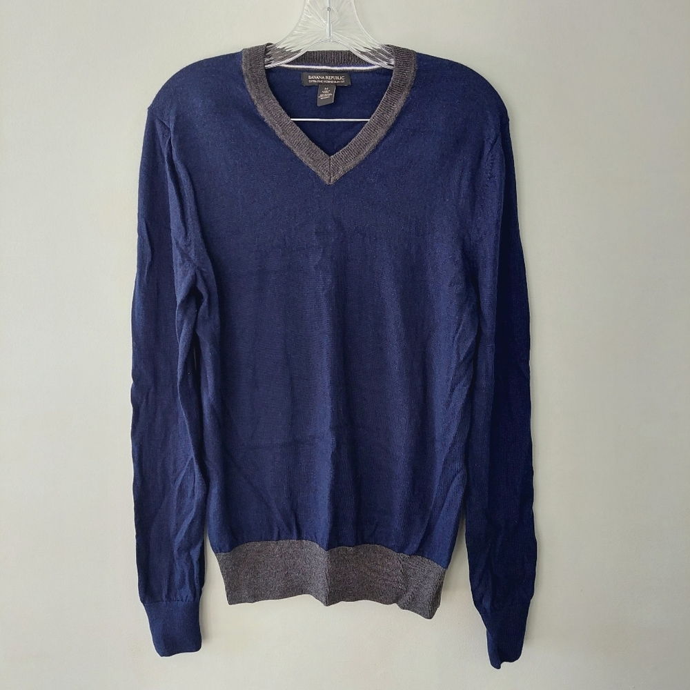 Banana Republic sweater Medium extra fine merino wool slim fit blue gray
